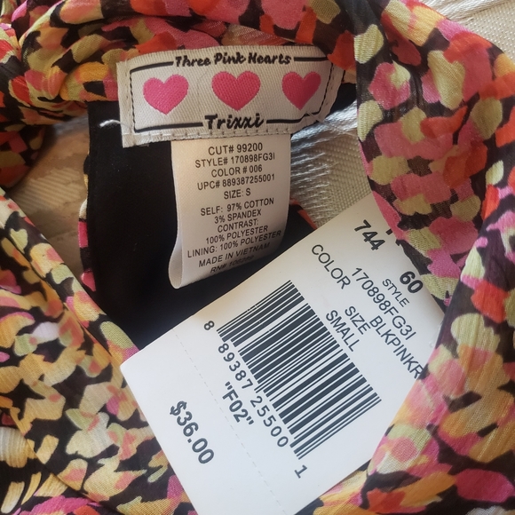 🔥 ❤💕🧡🖤  Cute Top with Tie/Keyhole back - Picture 11 of 11